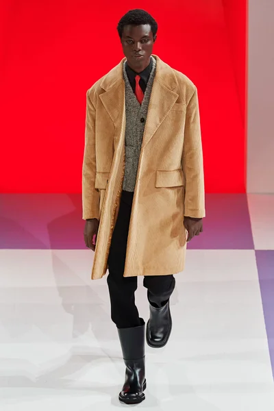 Look 13